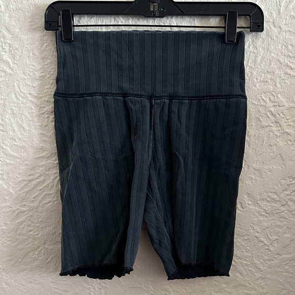 aerie Pants - Offline by aerie OG Bike Shorts Hi Rise 7” Inseam Soft Black Gray Ribbed Medium